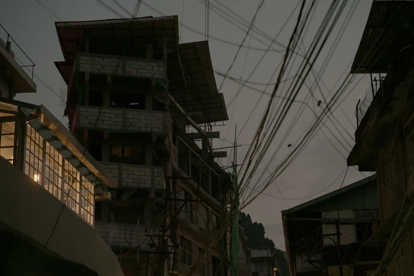 Incredible ability to keep building despite the terrain obstacles